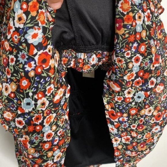 Mi Ami Women Tyler Floral Sheer Smocked Blouse Pluz Size 2X - Picture 12 of 14